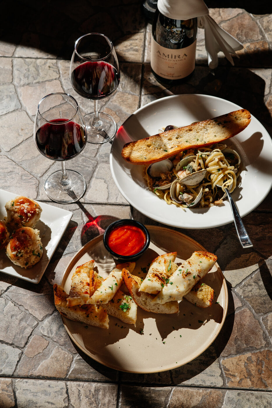 Italian restaurant in Mahwah, NJ — dining at Nonna's Pizza & Bar
