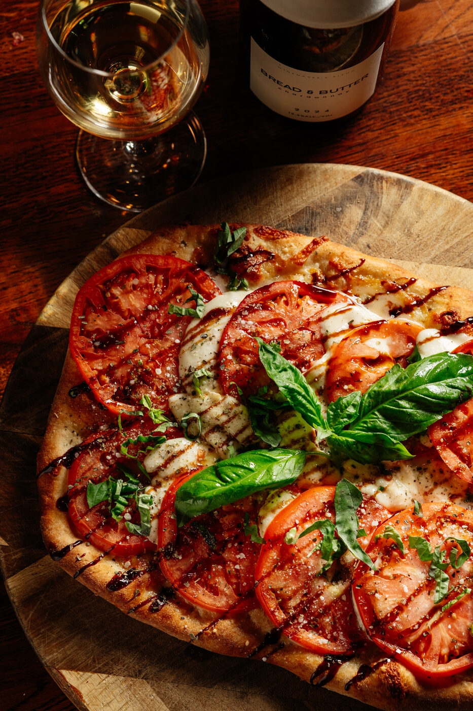 Pizza delivery in Mahwah, NJ — fresh hand-tossed pizza from Nonna's Pizza & Bar